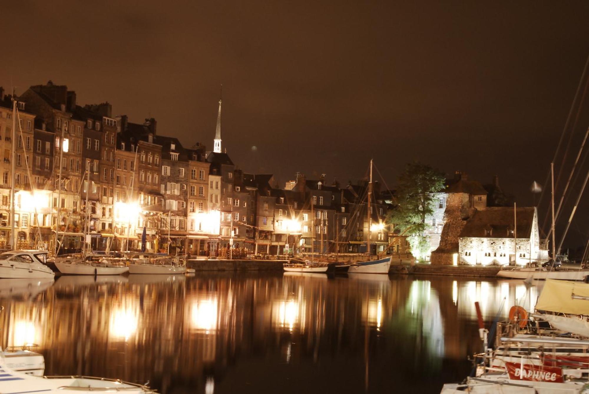 Escapade Au Coeur De Honfleur Avec Parking Prive Et Vue Panoramique Apartment ภายนอก รูปภาพ