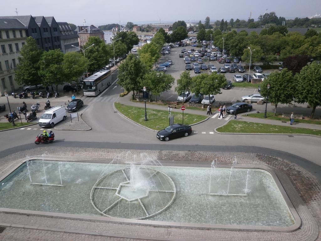 Escapade Au Coeur De Honfleur Avec Parking Prive Et Vue Panoramique Apartment ห้อง รูปภาพ